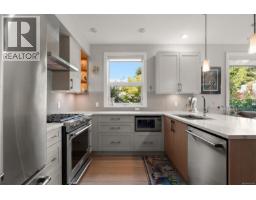 Bedroom - 101 2447 Henry Ave, Sidney, BC V8L4N3 Photo 6
