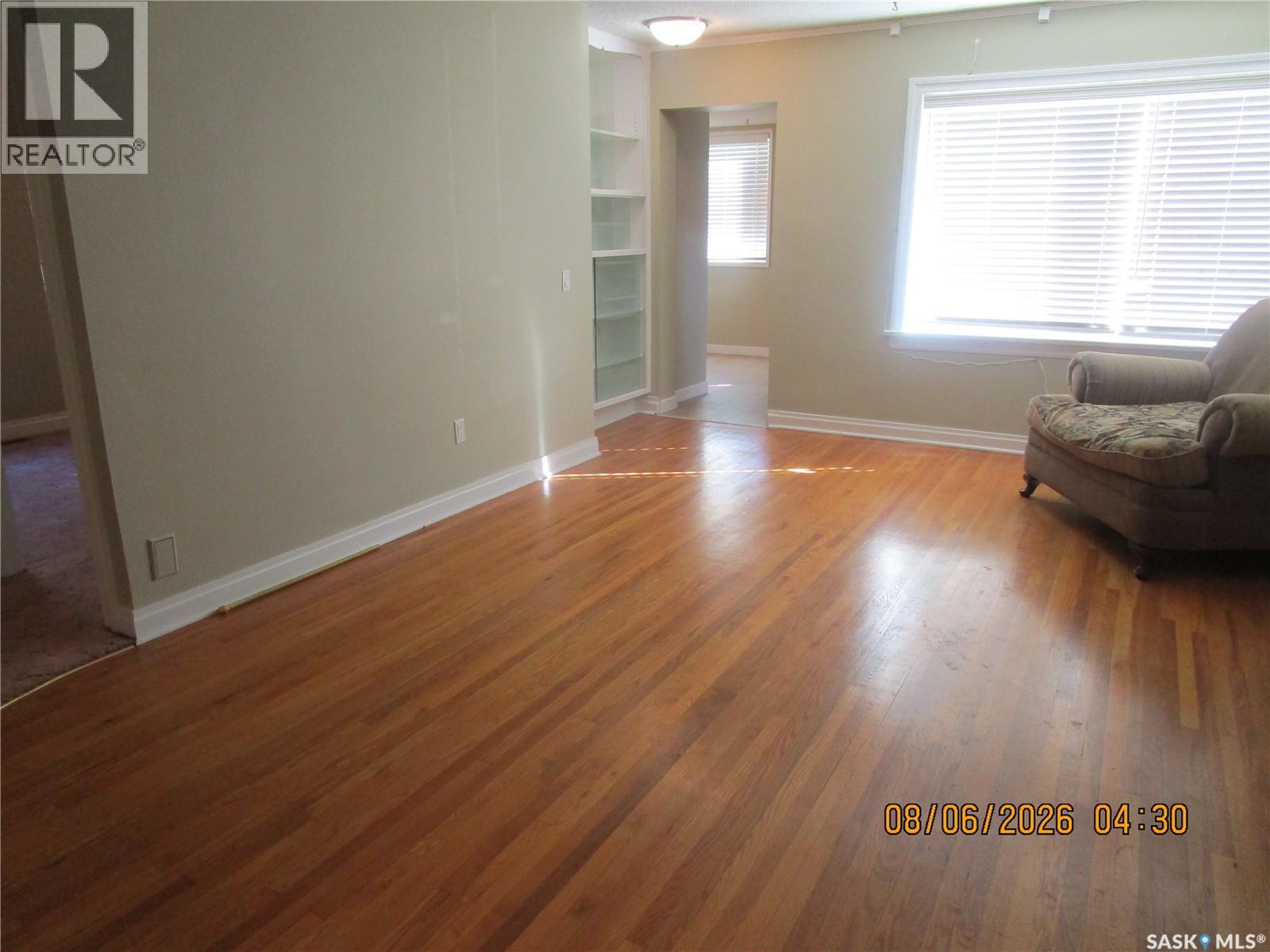 523 3rd AVENUE E, Assiniboia — photo 5