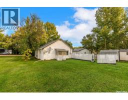 173 3rd Avenue W, Central Butte, SK S0H0T0 Photo 10