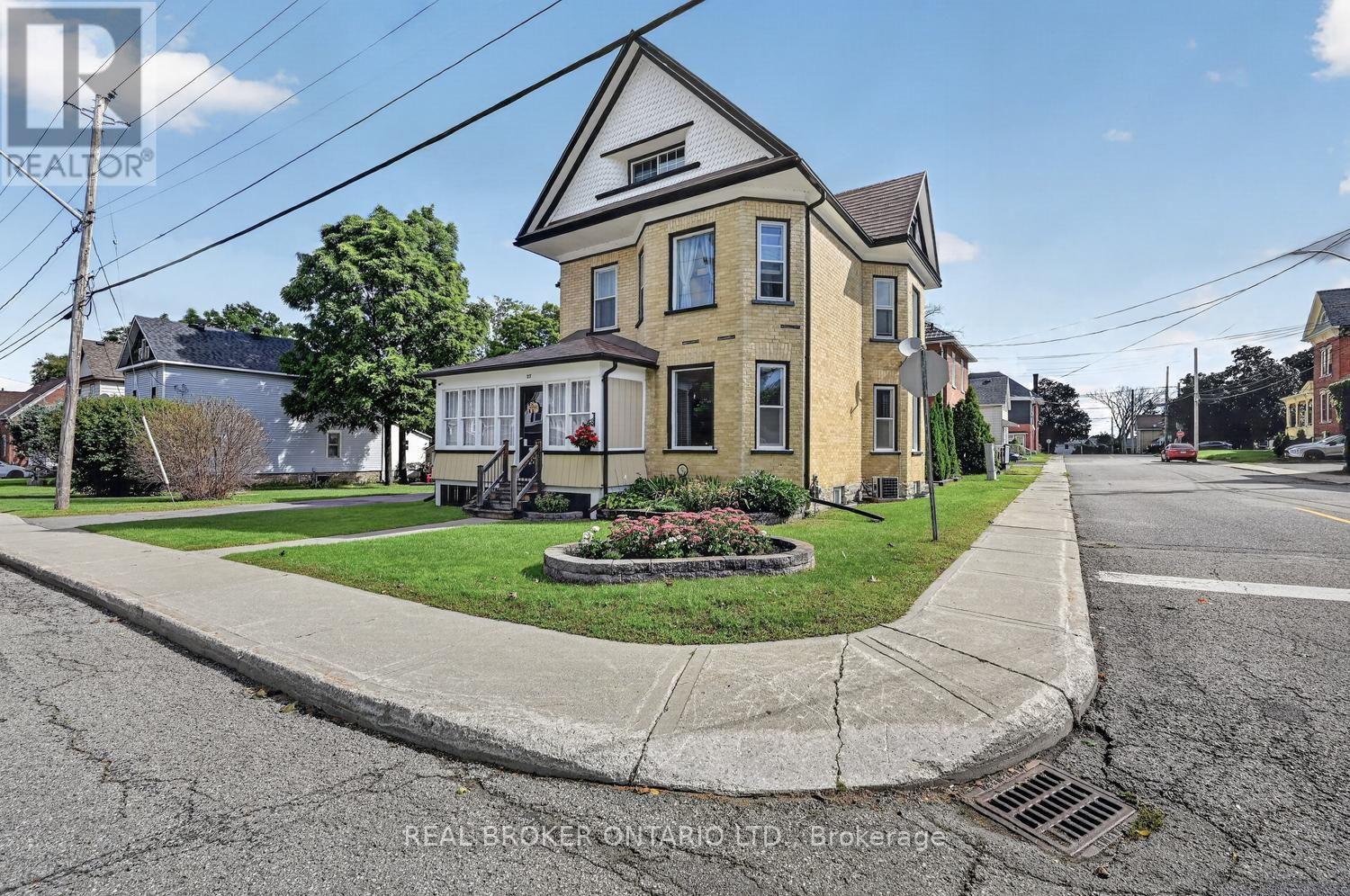 27 ABEL STREET - 1