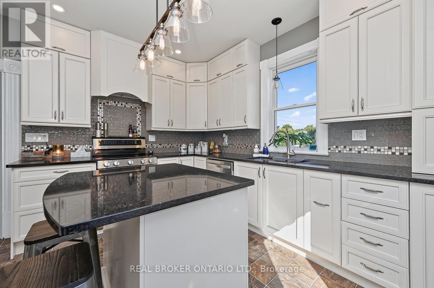 27 ABEL STREET - Image 16