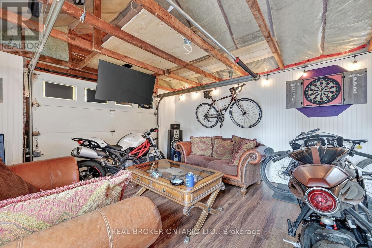 27 ABEL STREET - 38
