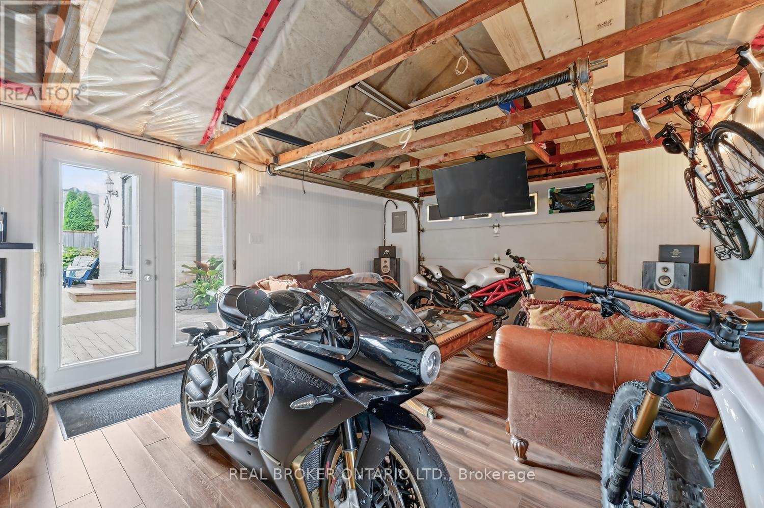 27 ABEL STREET - 40