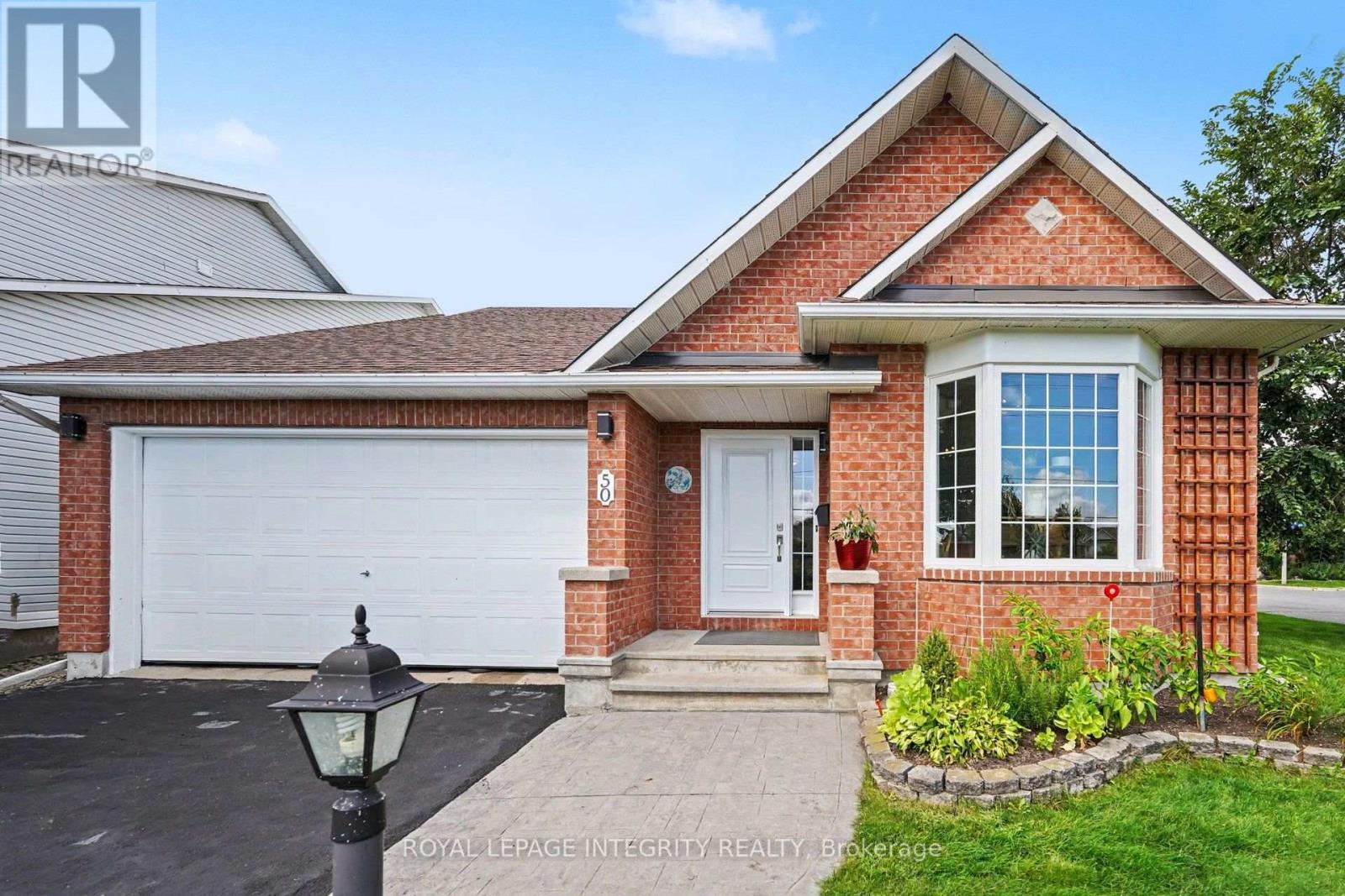 50 BAYPOINTE CRESCENT - 1