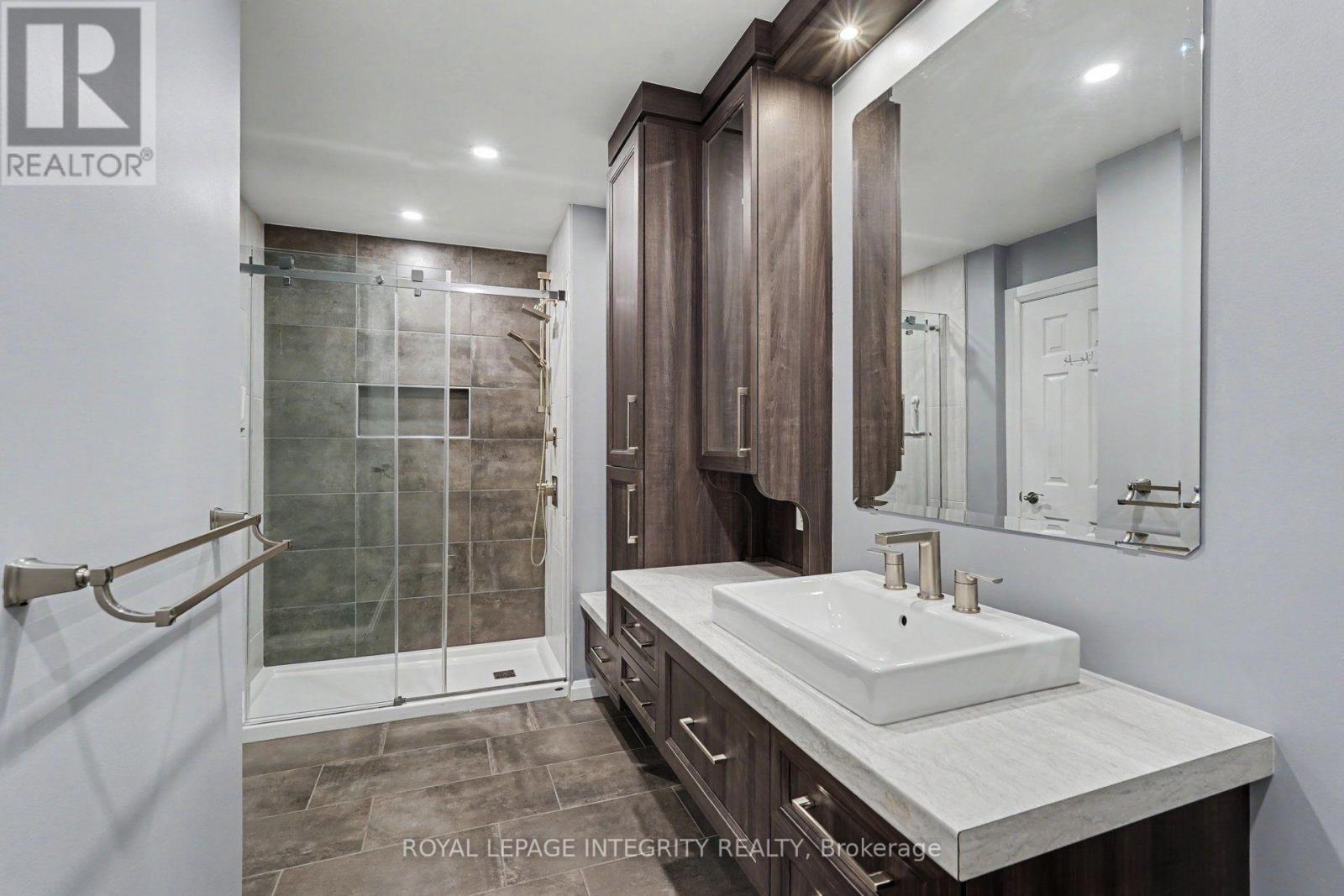 50 BAYPOINTE CRESCENT - Image 20