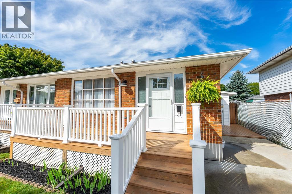 731 HILLARY STREET - 1