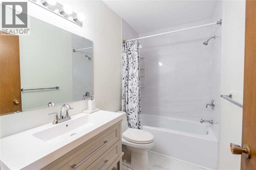 731 HILLARY STREET - 11