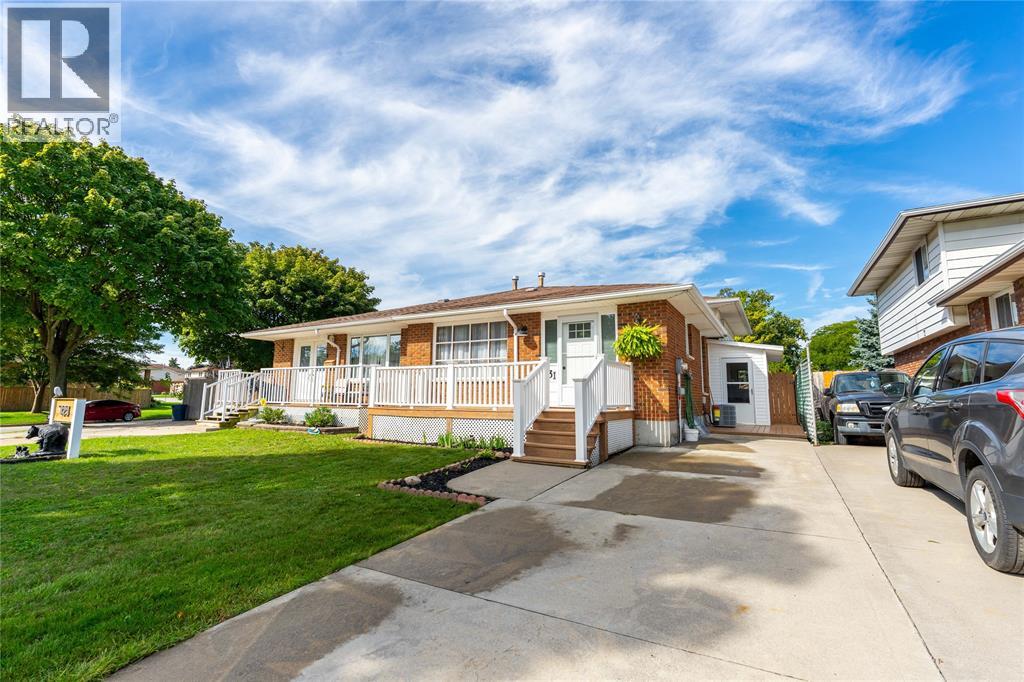 731 HILLARY STREET - 2