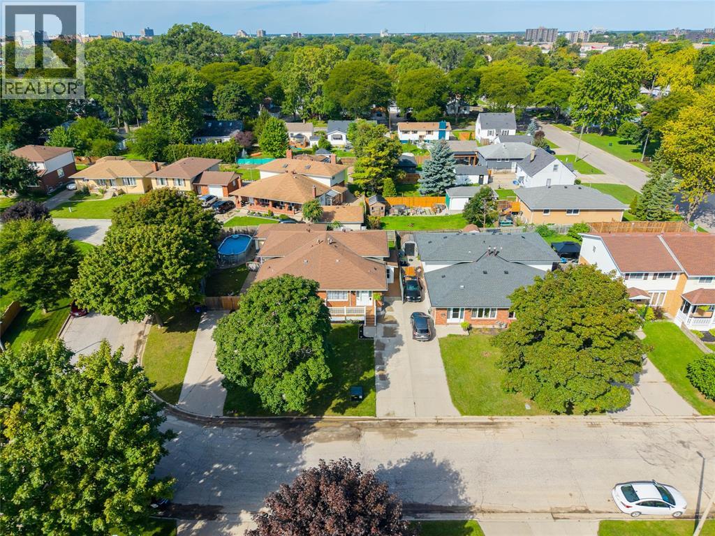 731 HILLARY STREET - 34