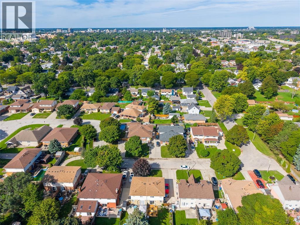 731 HILLARY STREET - 37