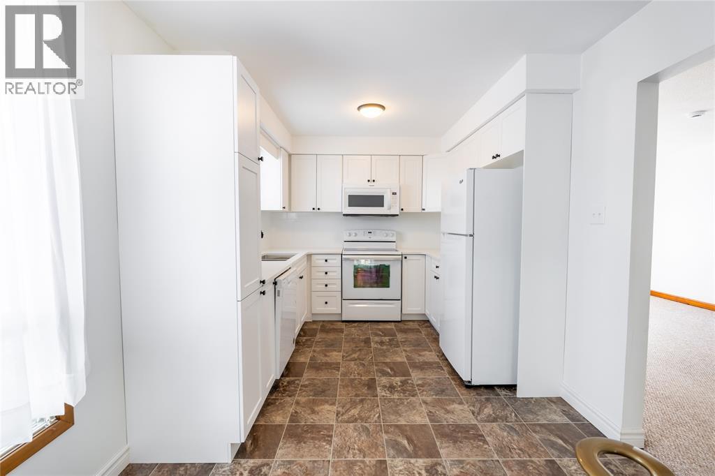 731 HILLARY STREET - 7