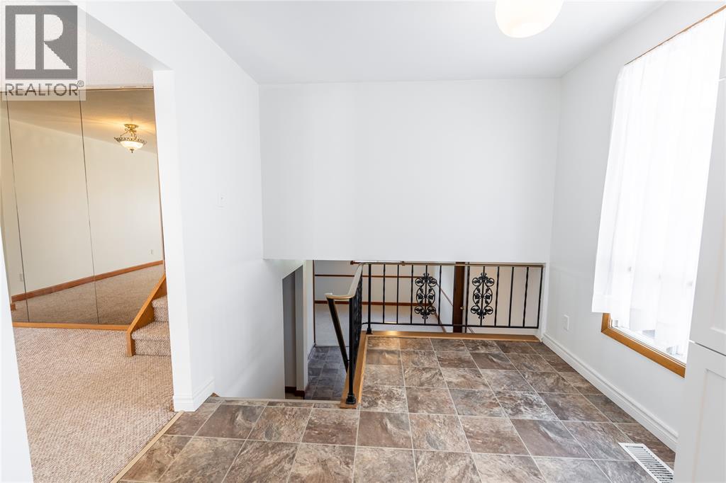 731 HILLARY STREET - 9