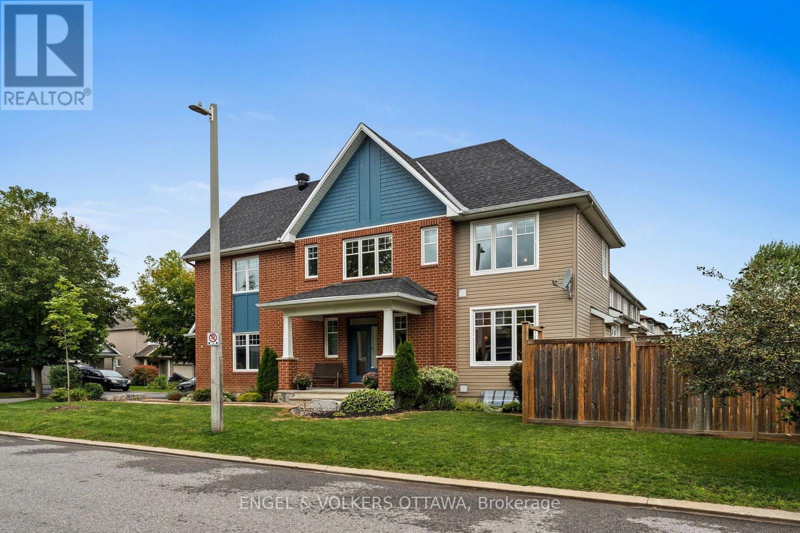 268 HORSESHOE CRESCENT, Ottawa — photo 1