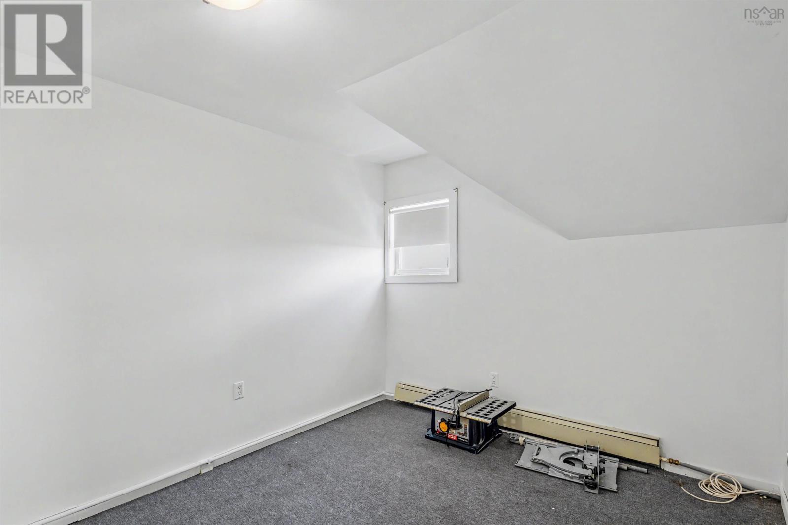#60 Centre Avenue - Image 18