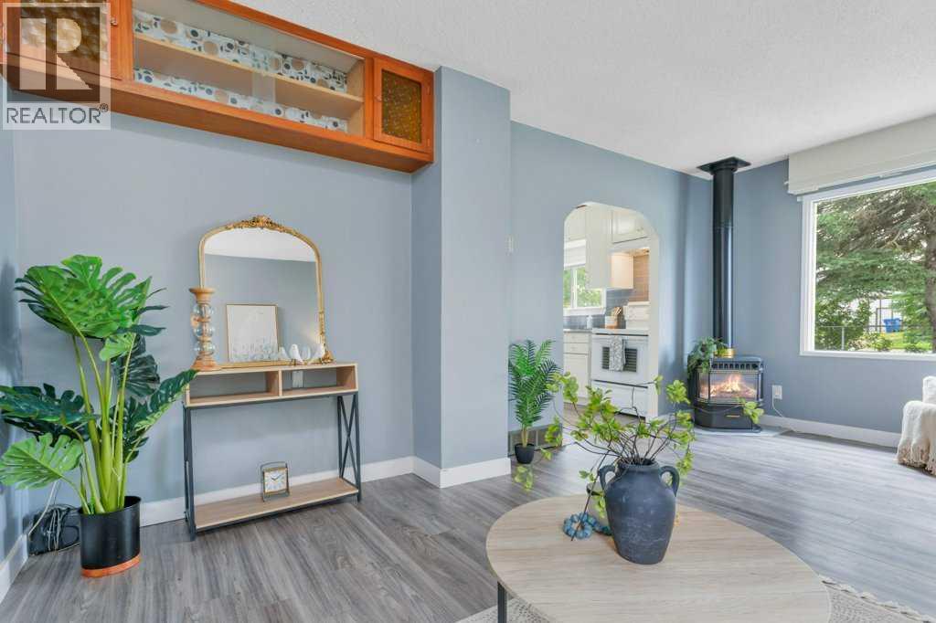Listing photo – 4646 53 Avenue, Rimbey