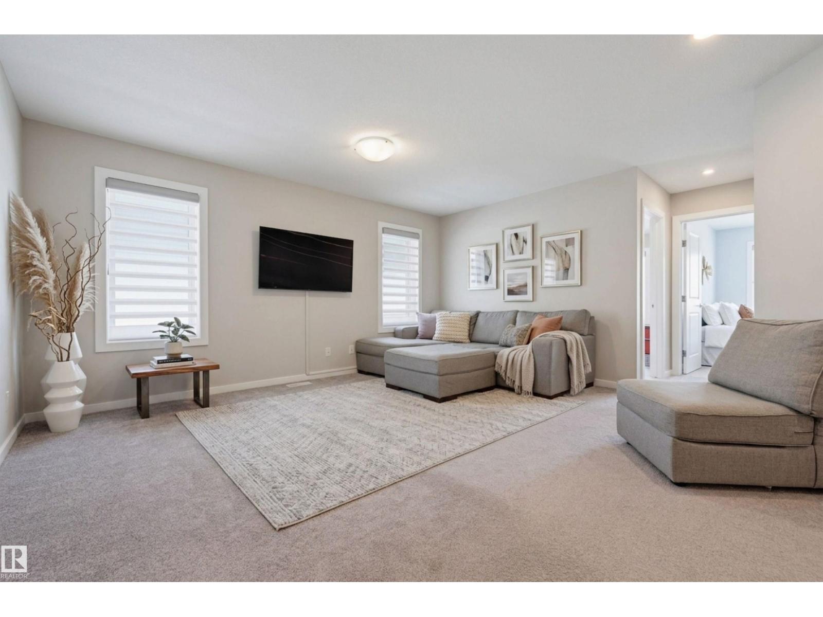 724 KINGLET BV NW - 27