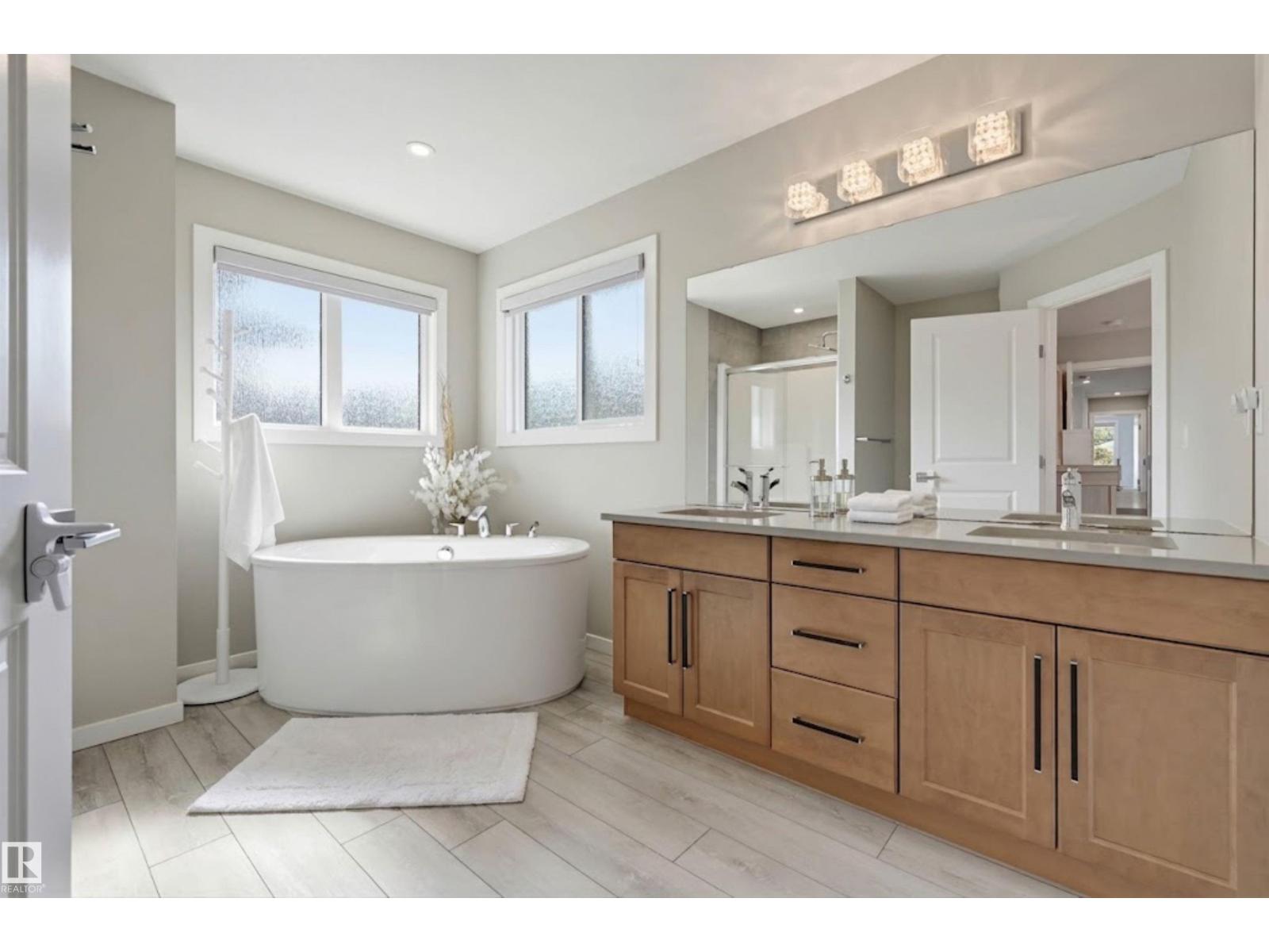 724 KINGLET BV NW - 32