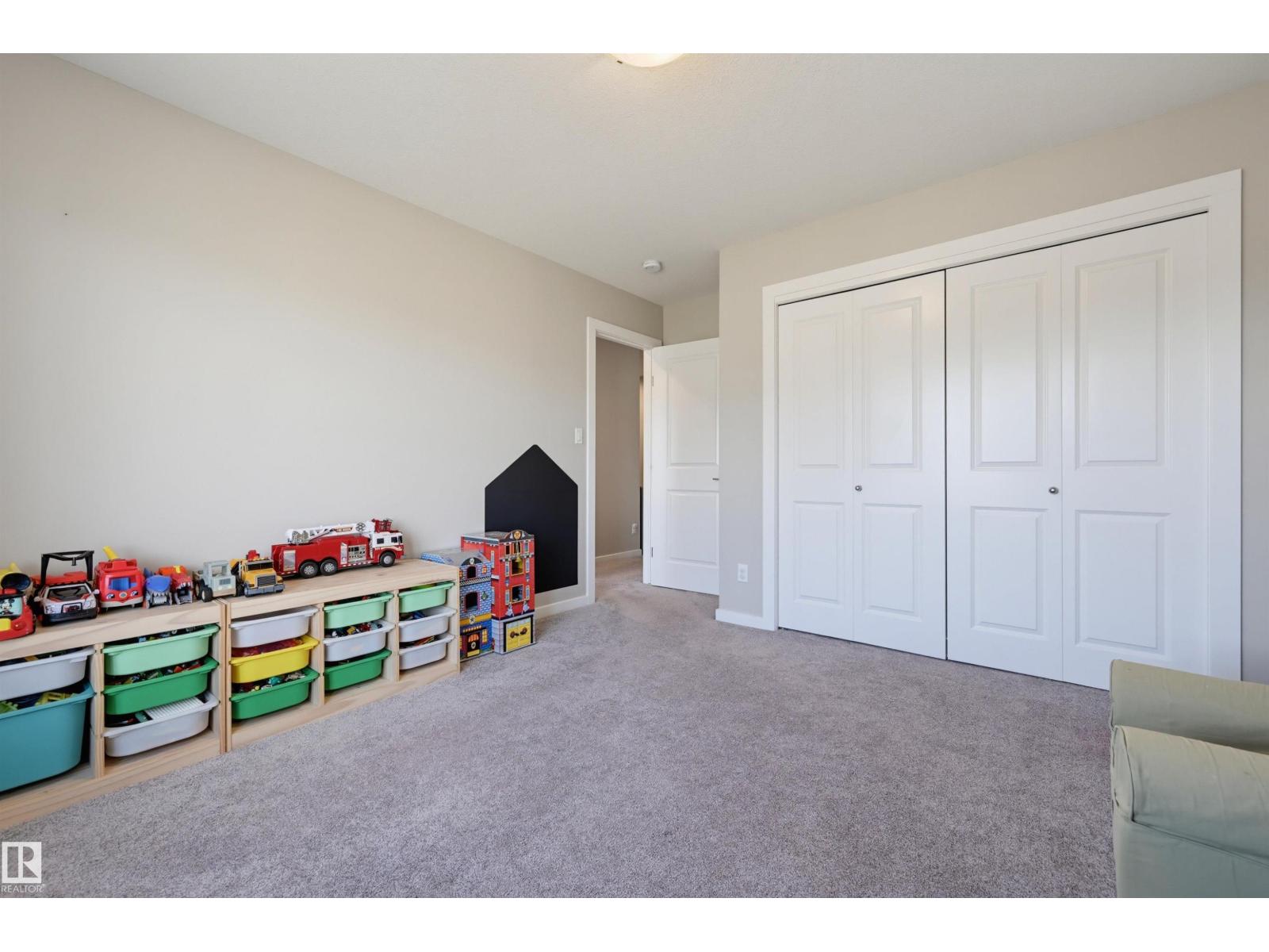 724 KINGLET BV NW - 37