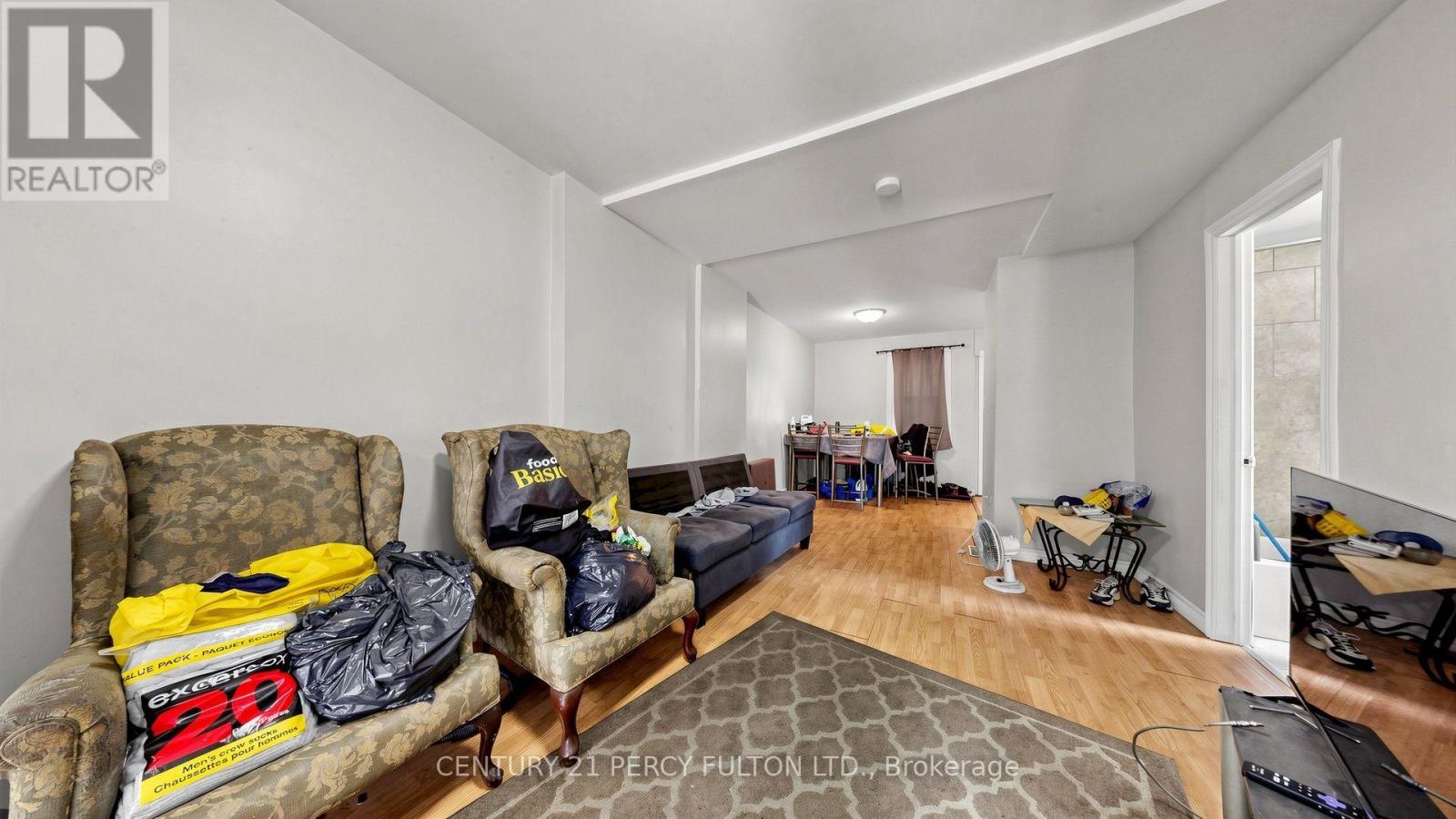207-209 VICTORIA AVENUE N - 10
