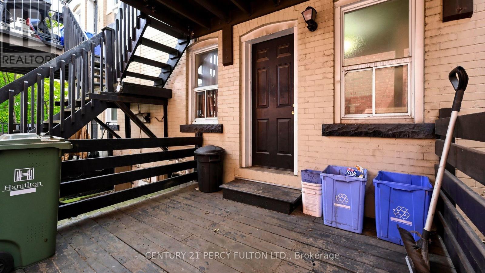 207-209 VICTORIA AVENUE N - 27