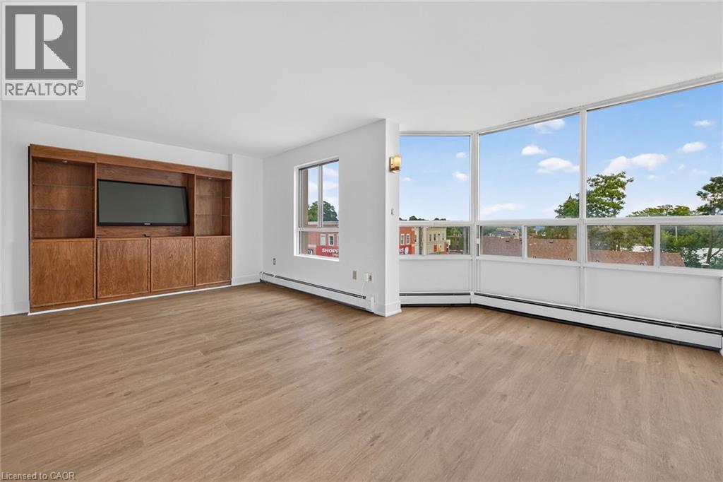 #409 10 JOHN Street W - 15