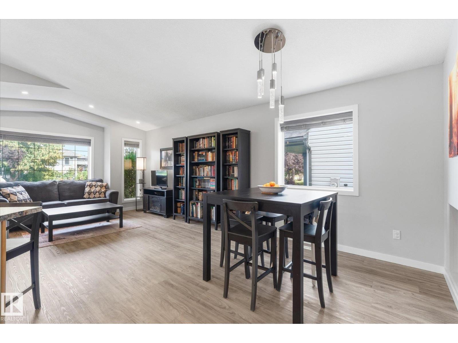 2109 37 AV NW - 13