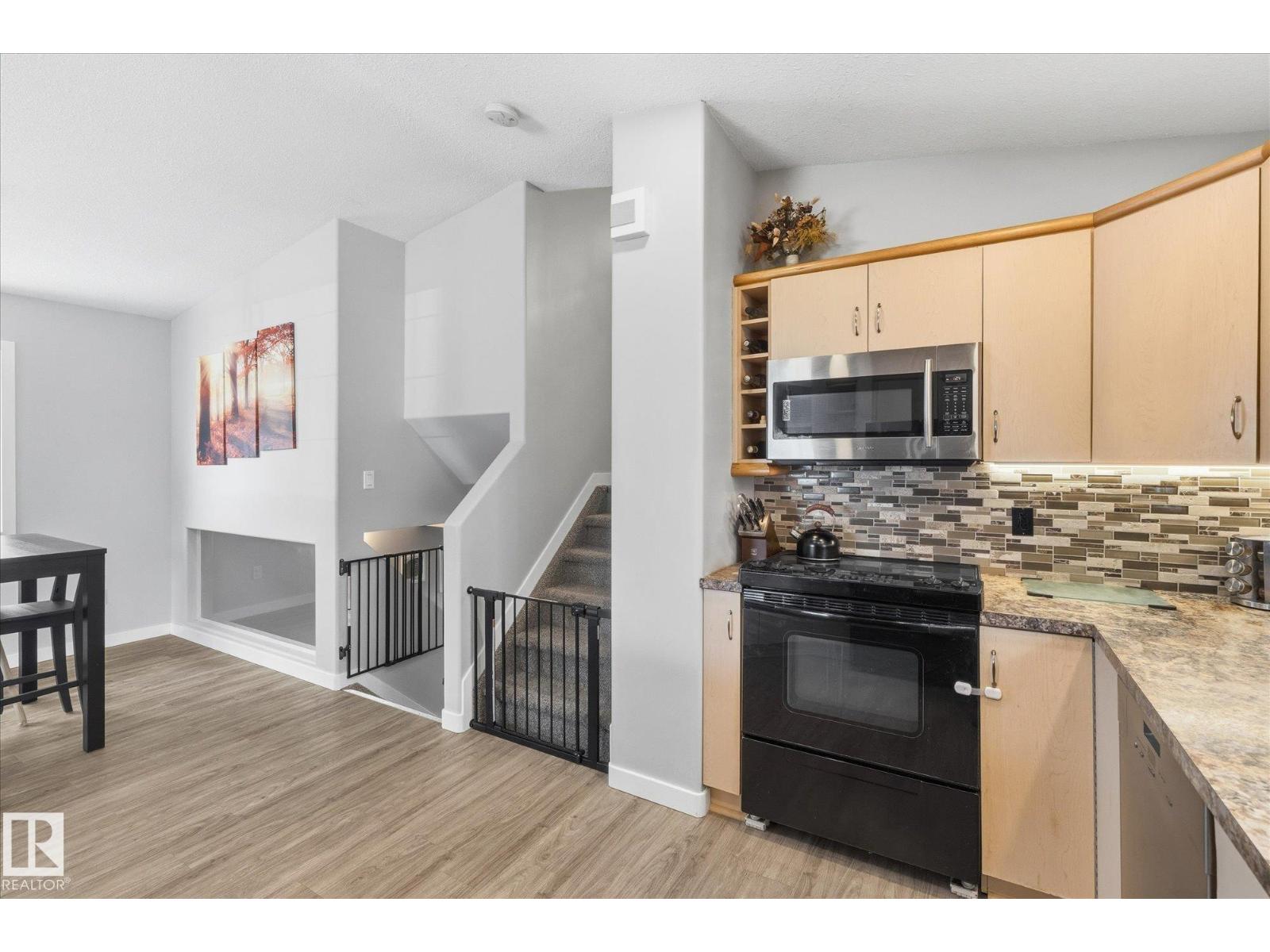 2109 37 AV NW - 14