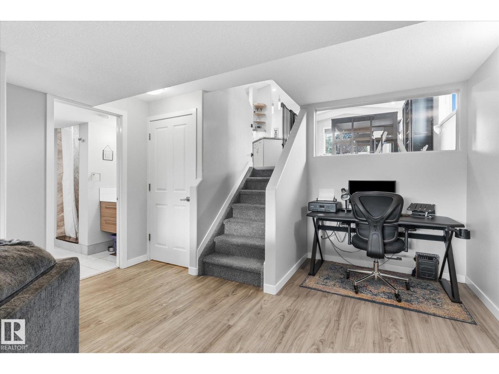 2109 37 AV NW - 28