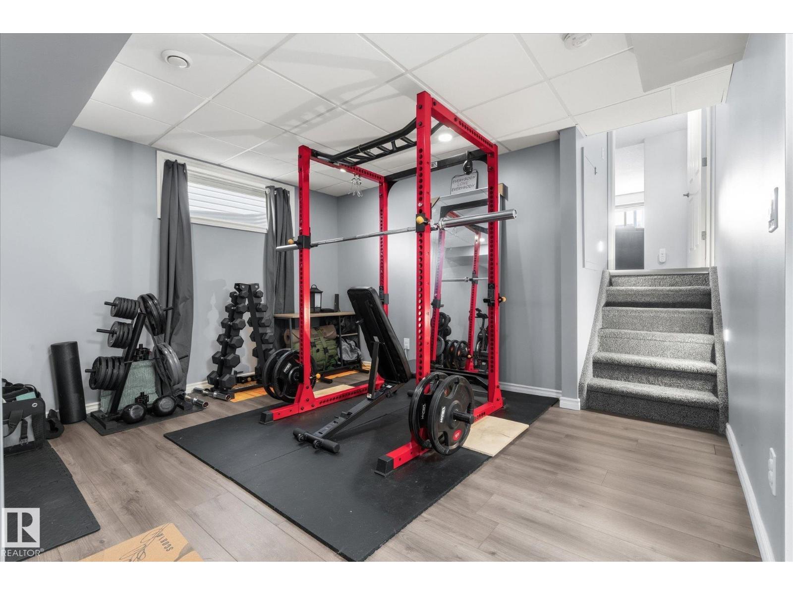 2109 37 AV NW - 36
