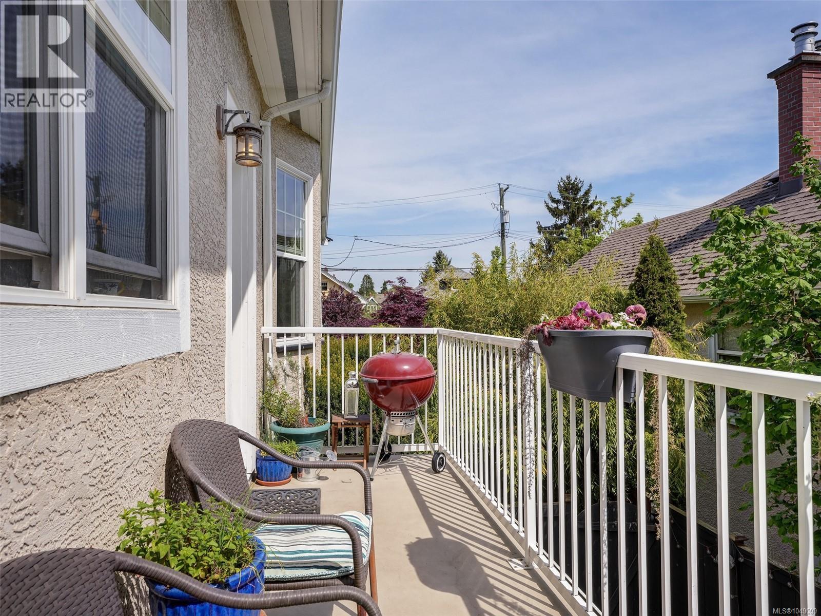 #4 833 Princess Ave - 21