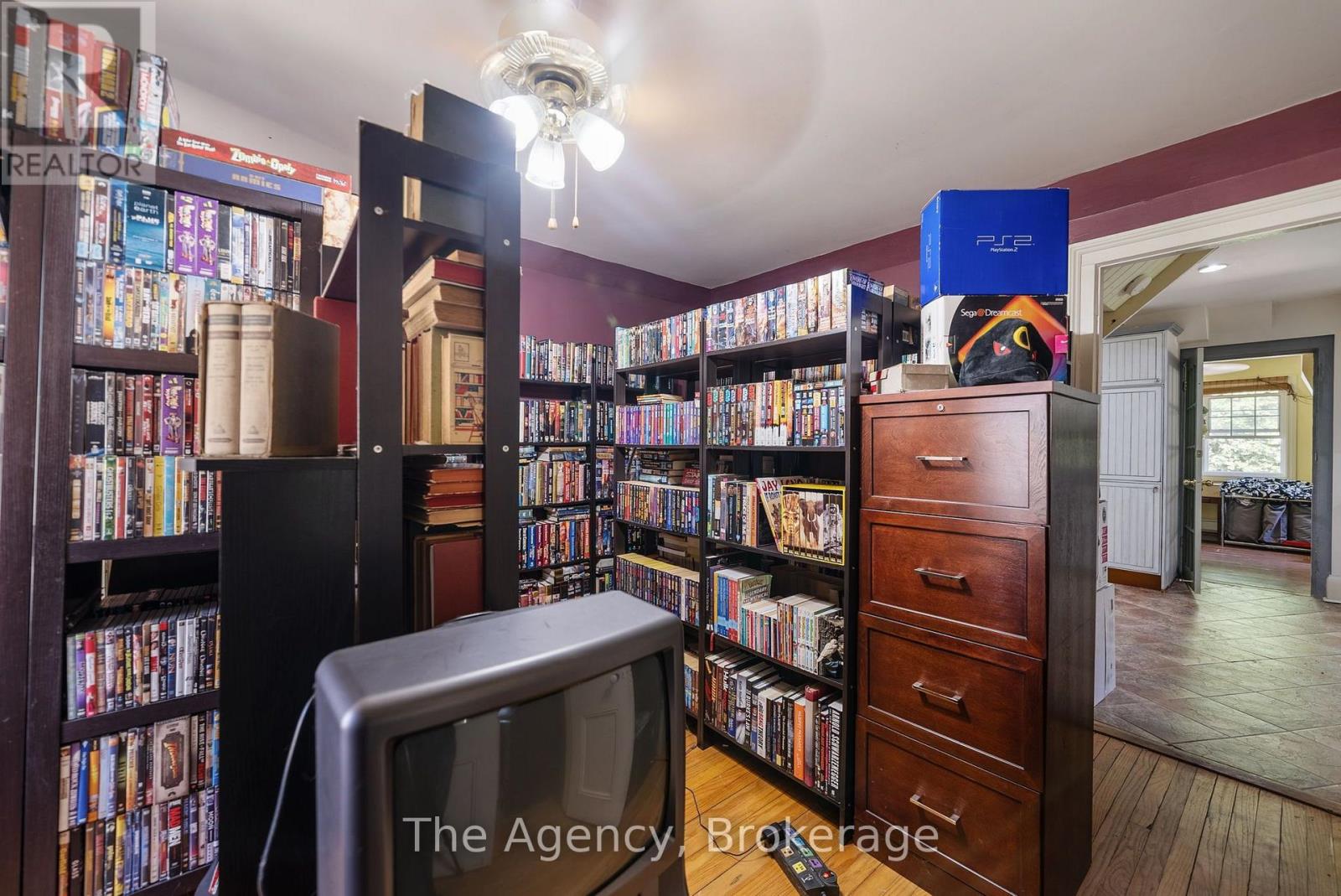 310 RIDOUT STREET - 6