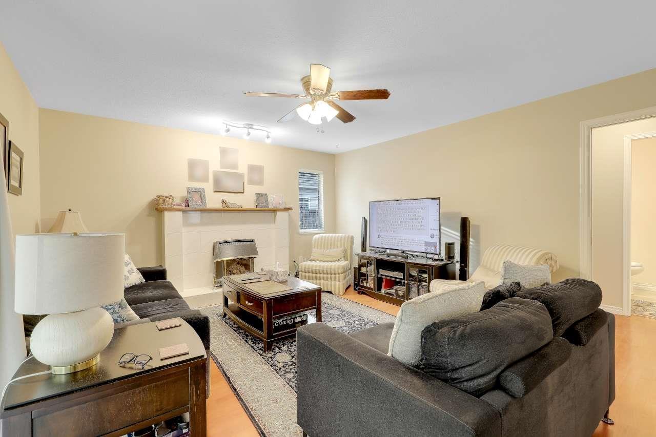 Photo of 15870 95 AVENUE 18