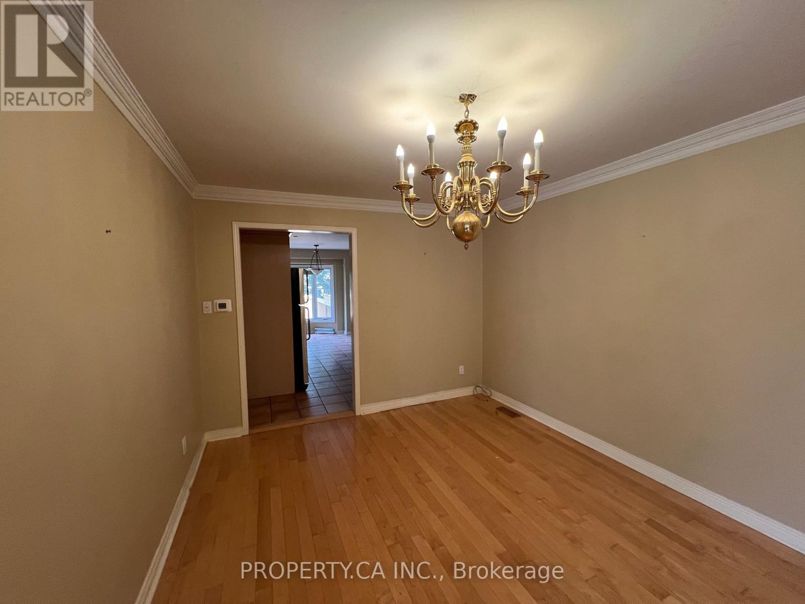 32 BROWNSTONE CIRCLE - 12