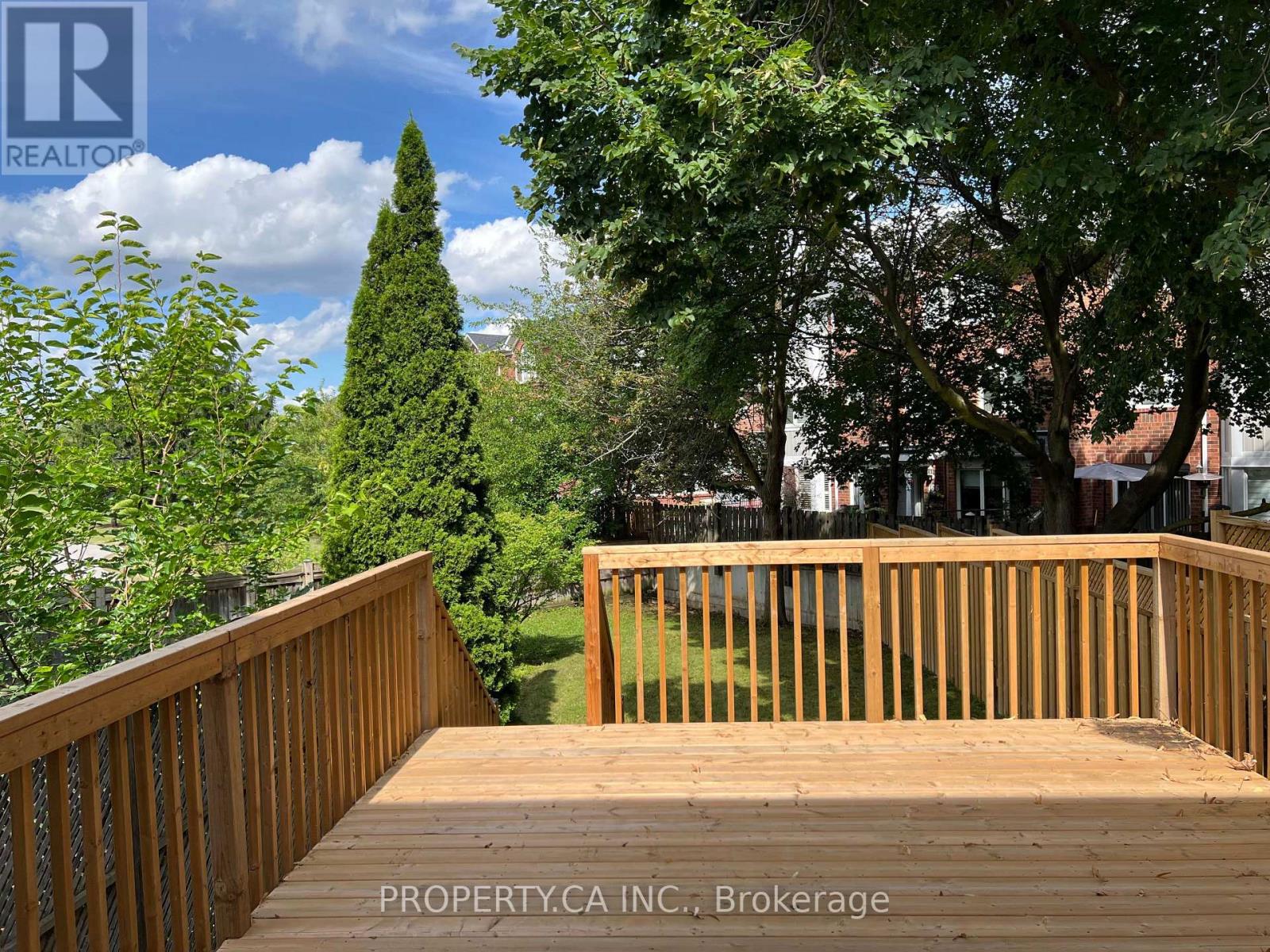 32 BROWNSTONE CIRCLE - 15
