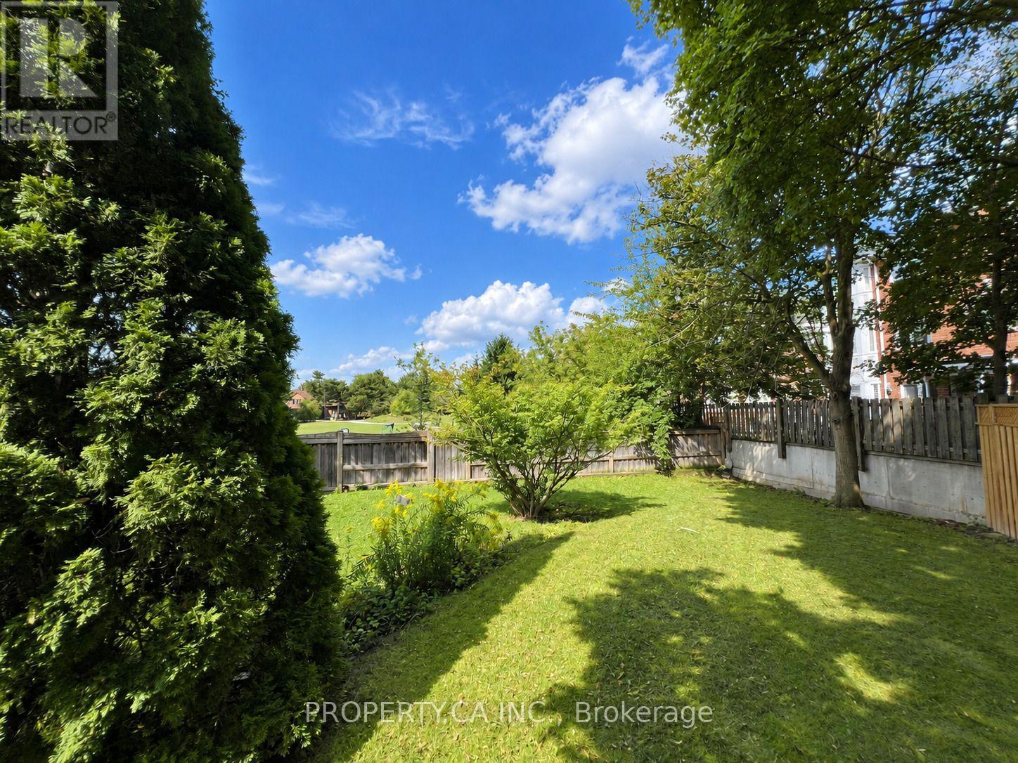 32 BROWNSTONE CIRCLE - 16