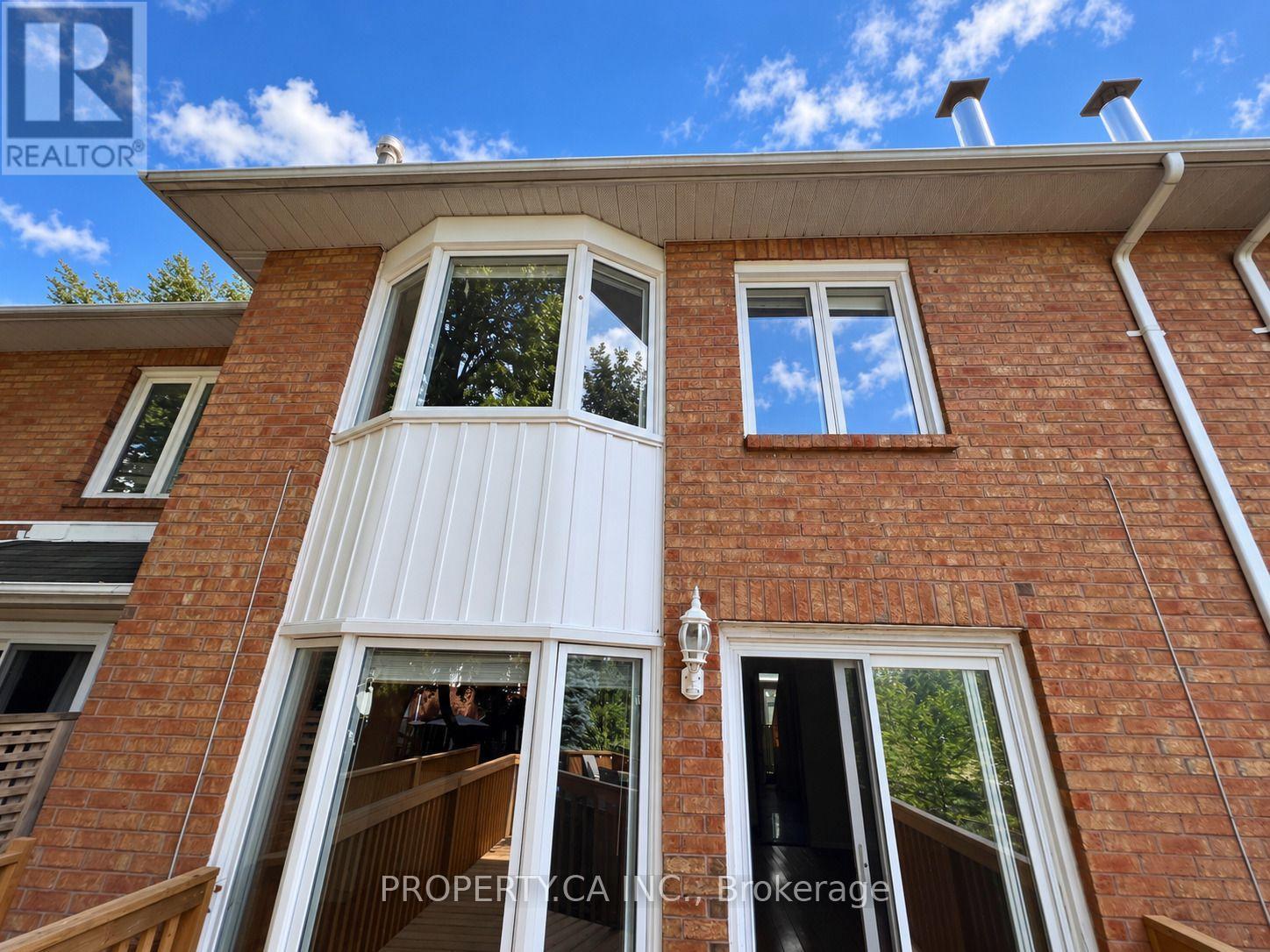 32 BROWNSTONE CIRCLE - 21
