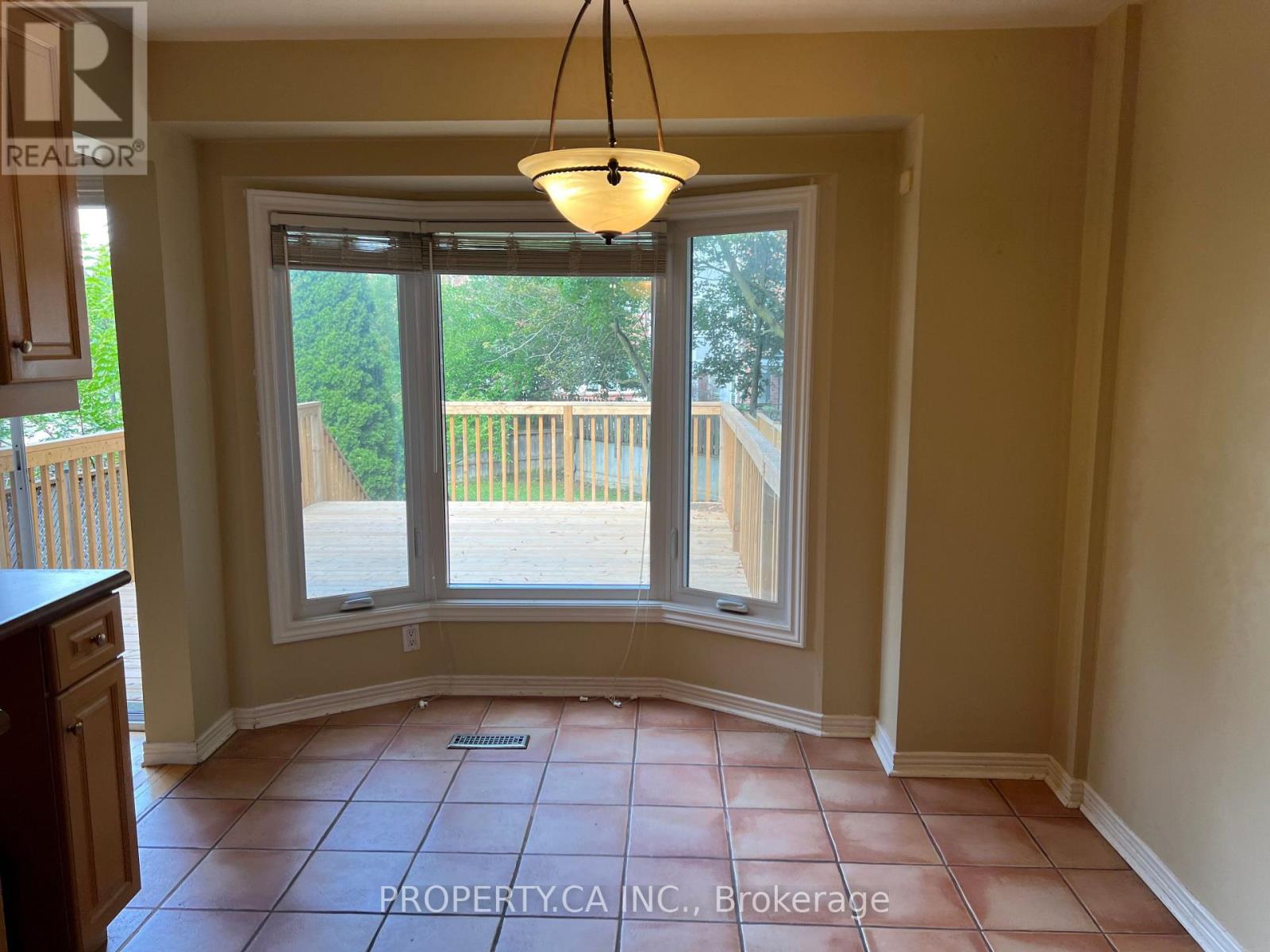 32 BROWNSTONE CIRCLE - 23
