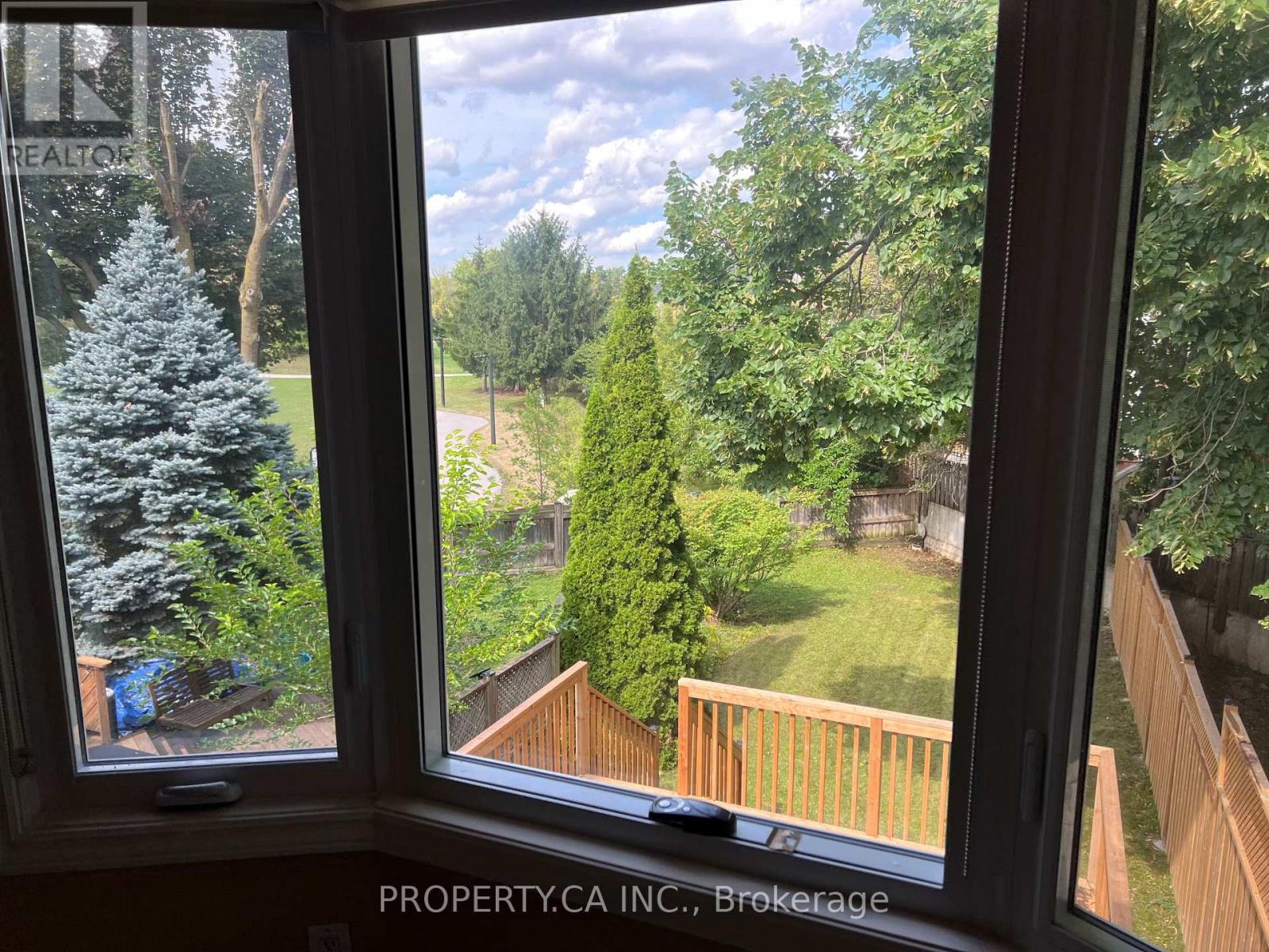 32 BROWNSTONE CIRCLE - 33