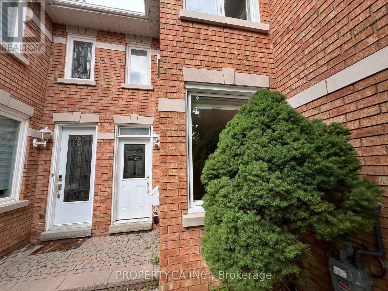 32 BROWNSTONE CIRCLE - 4