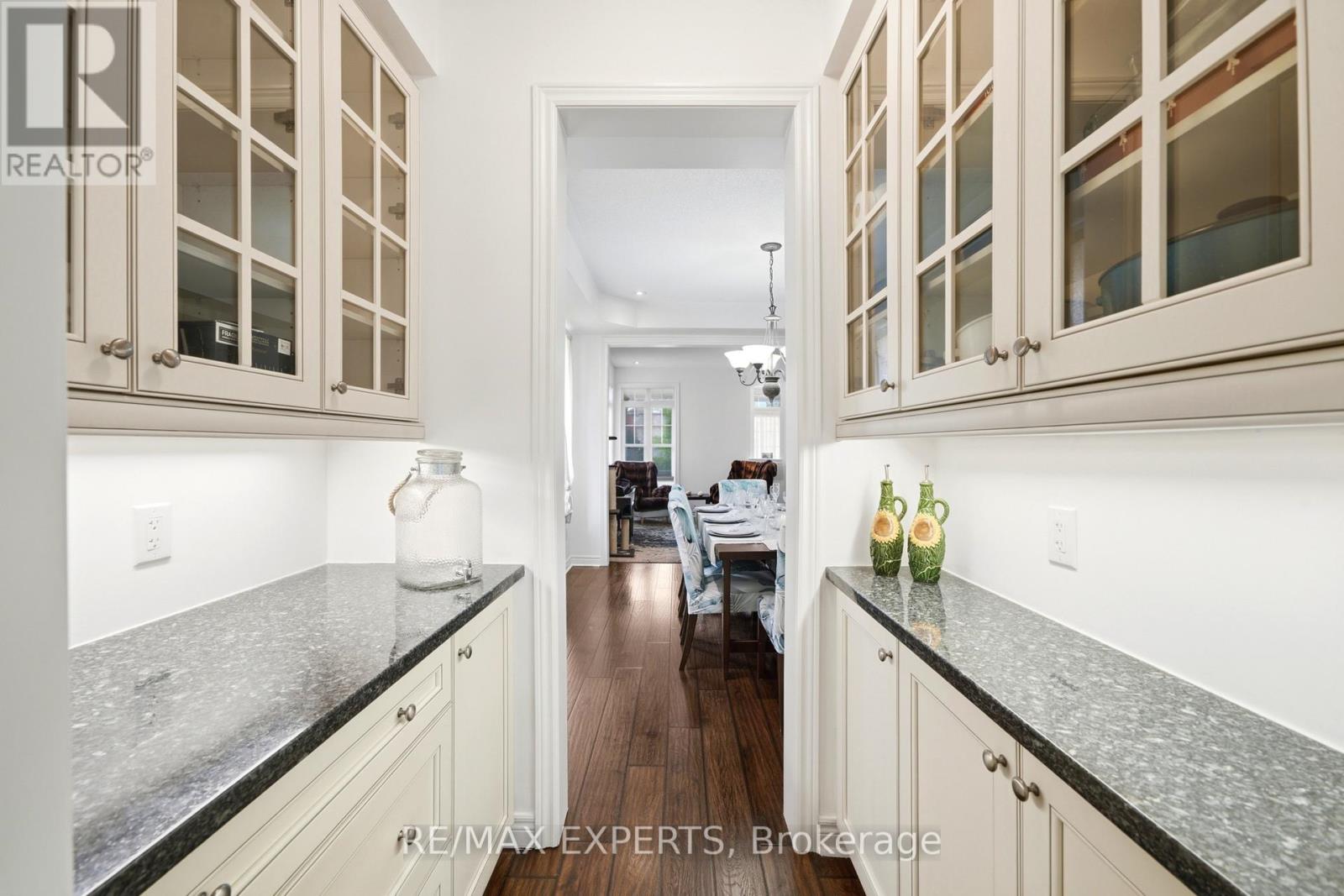 18 VISTA DRIVE - 19