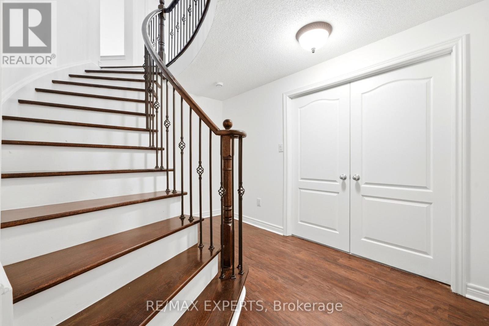 18 VISTA DRIVE - Image 36