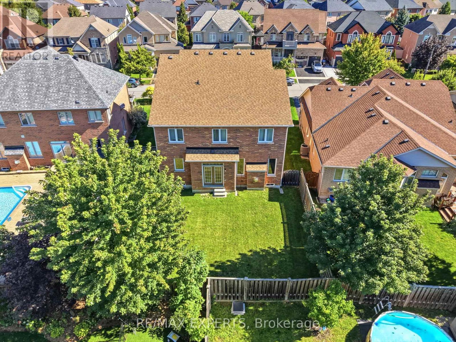 18 VISTA DRIVE - 42