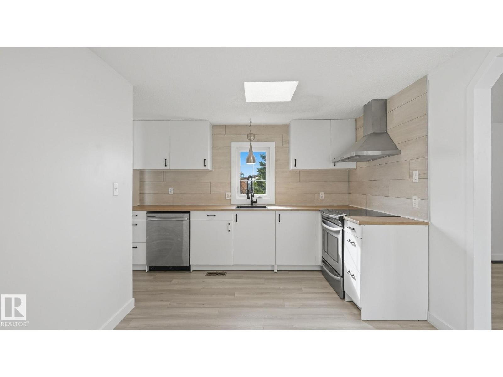 1035 Lakeland CR NW - 11