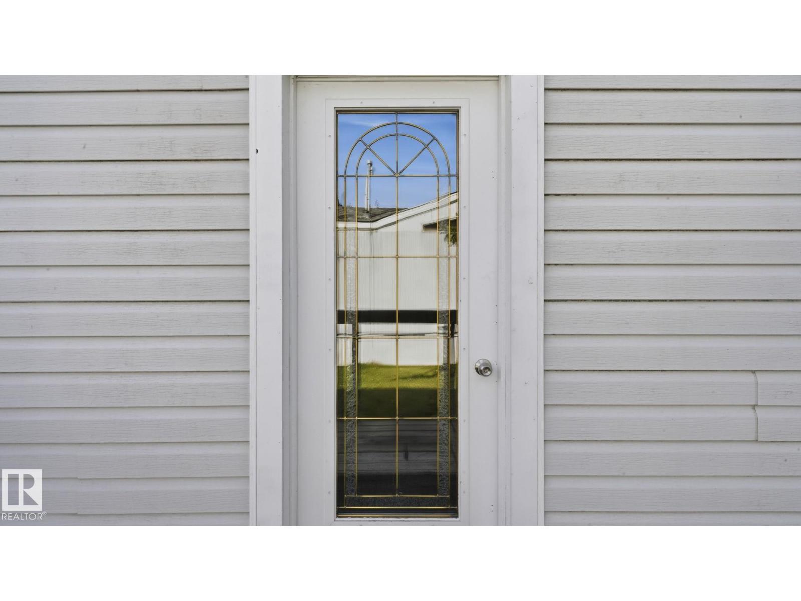 1035 Lakeland CR NW - 4