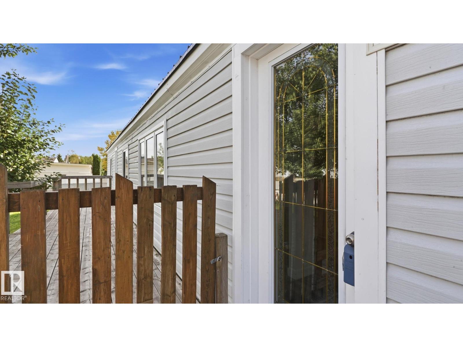 1035 Lakeland CR NW - 3