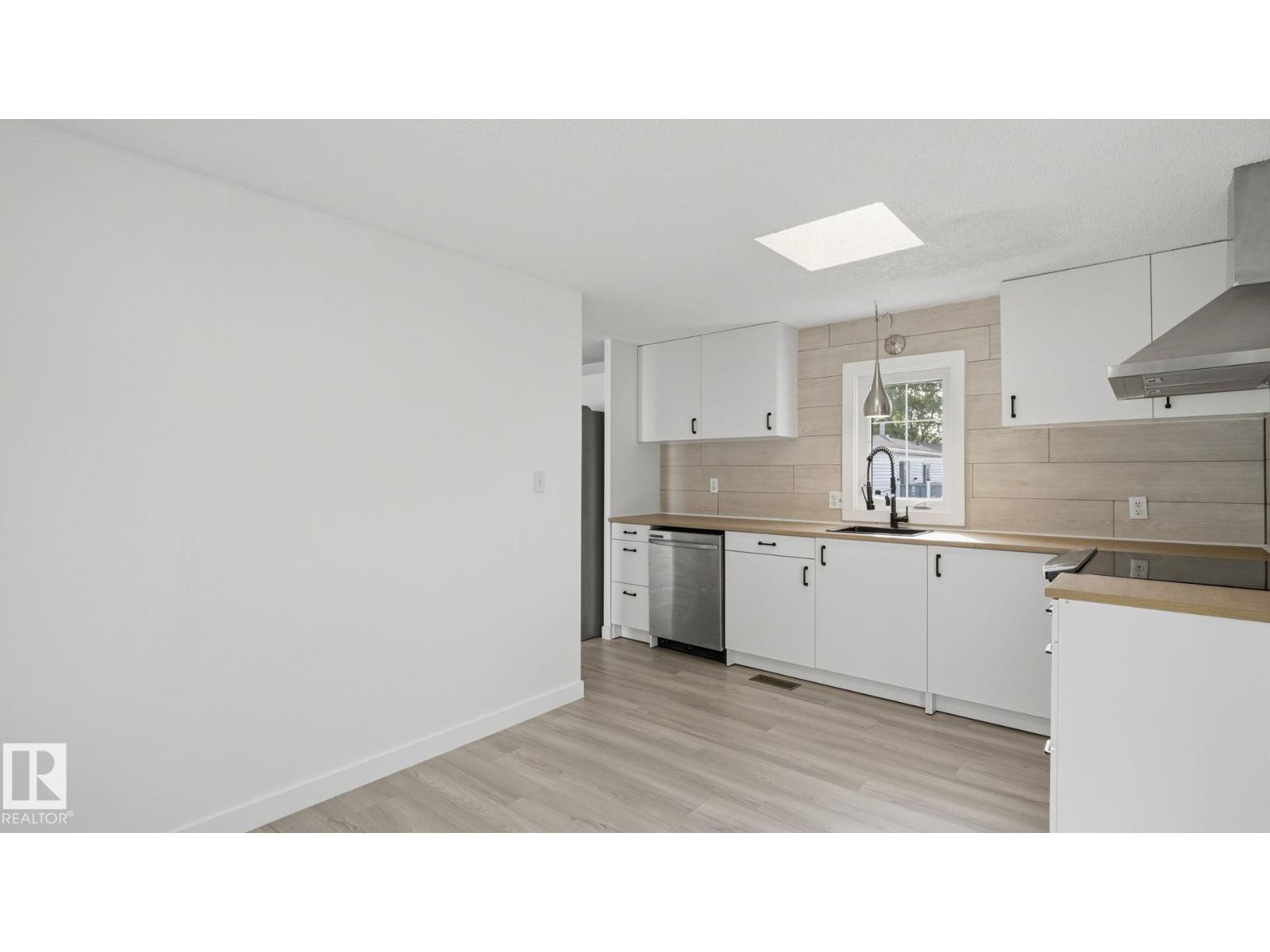 1035 Lakeland CR NW - 12