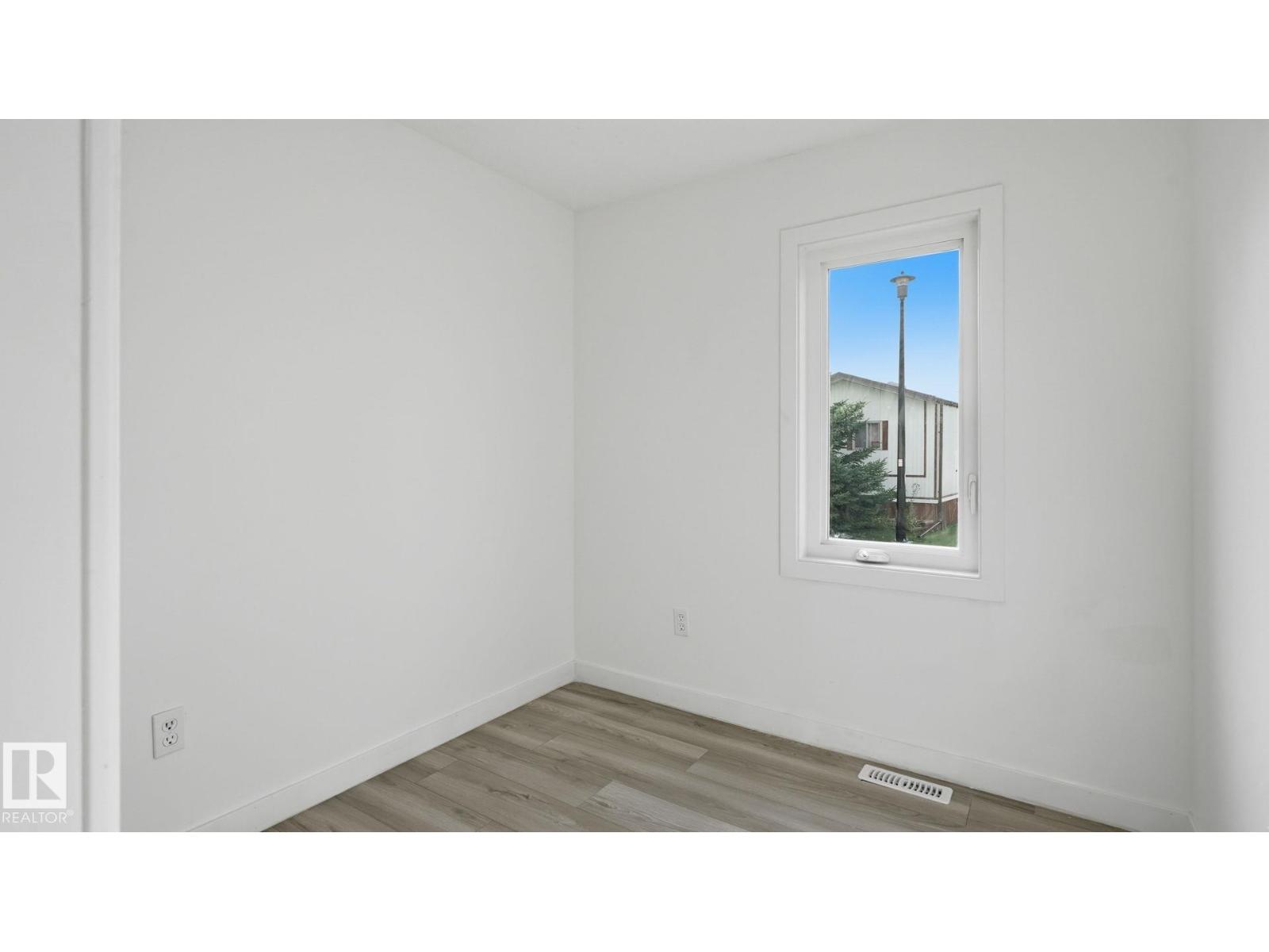 1035 Lakeland CR NW - 18