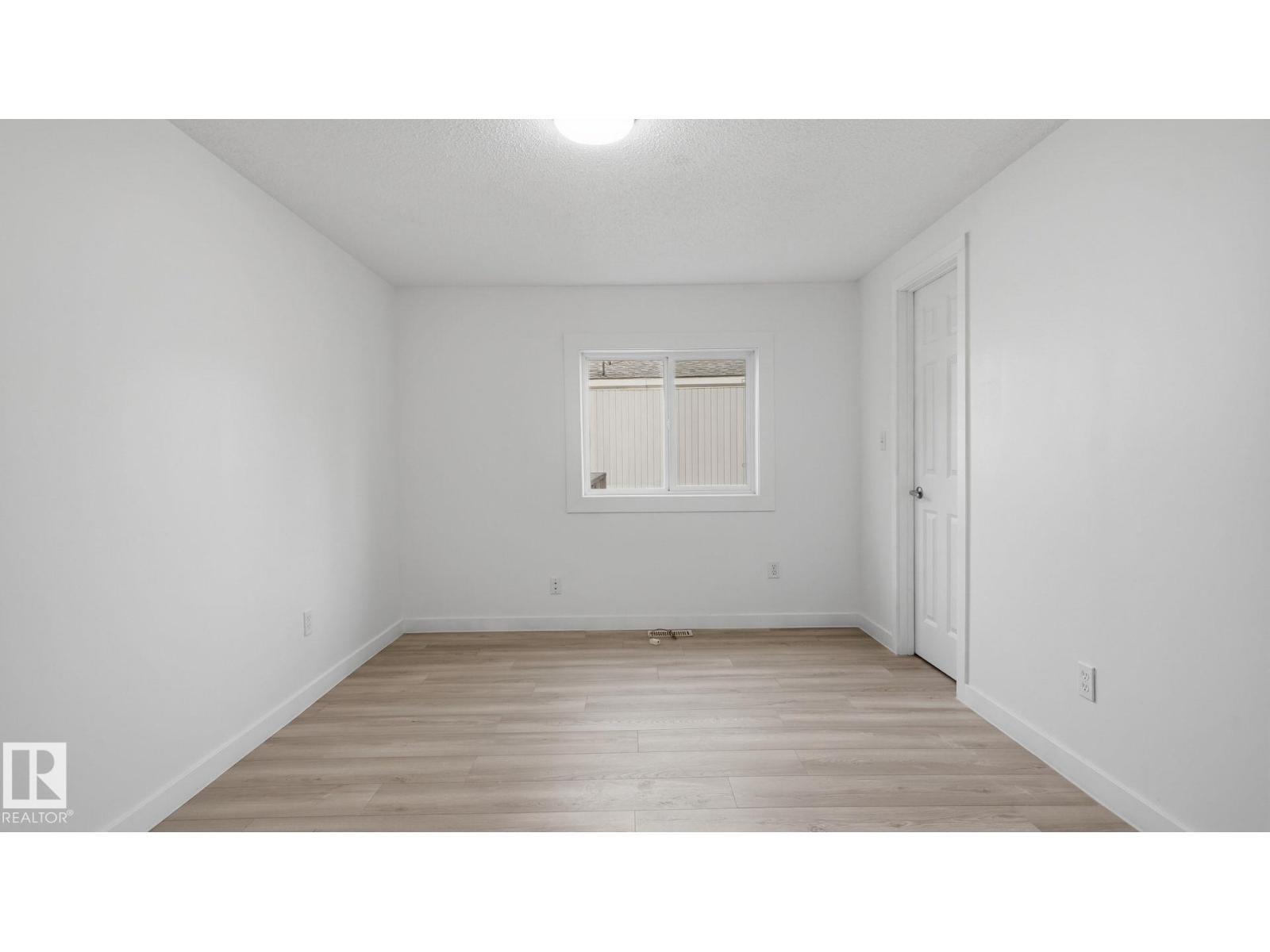 1035 Lakeland CR NW - 15