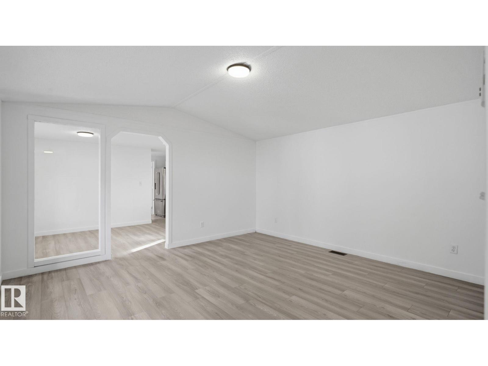 1035 Lakeland CR NW - 6