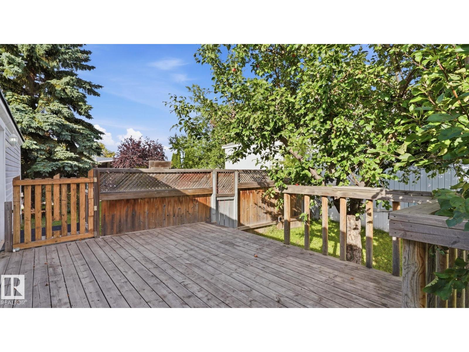 1035 Lakeland CR NW - 23
